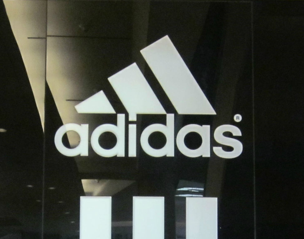 Analist Overvloedig angst adidas Outlet Store Maasmechelen - opening hours, address, phone